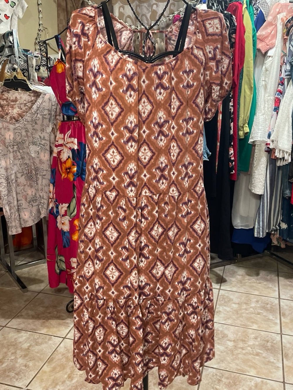 Brown Geo-Print Women’s Short Sleeve Dress